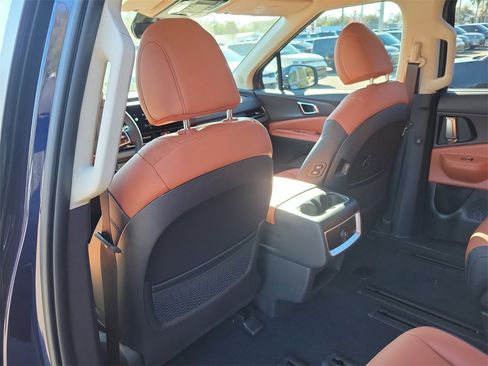 New 2026 Kia Carnival EX image 17