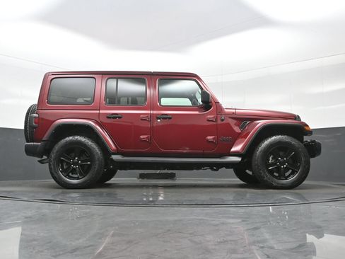 Used 2021 Jeep Wrangler Unlimited Sahara AWD/4WD image 32