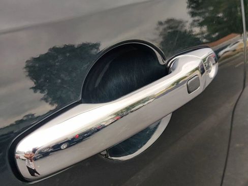 Used 2015 Ford Explorer Limited image 11