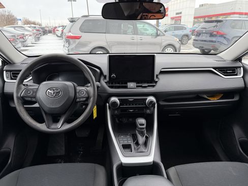 Used 2023 Toyota RAV4 LE image 11