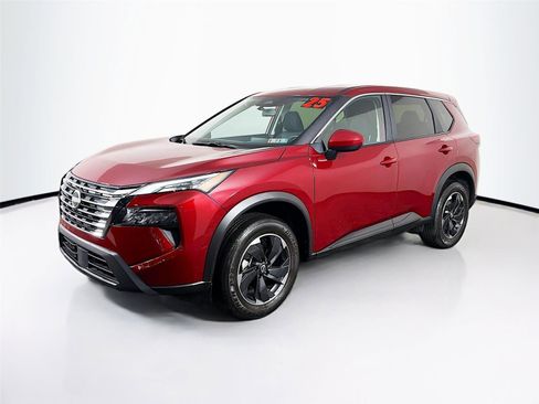Used 2025 Nissan Rogue SV AWD/4WD image 3