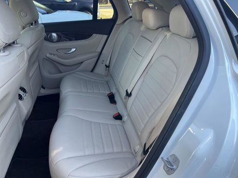 Used 2018 Mercedes-Benz GLC 300 4MATIC image 10