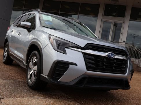 Used 2024 Subaru Ascent Premium w/ Convenience Package image 7