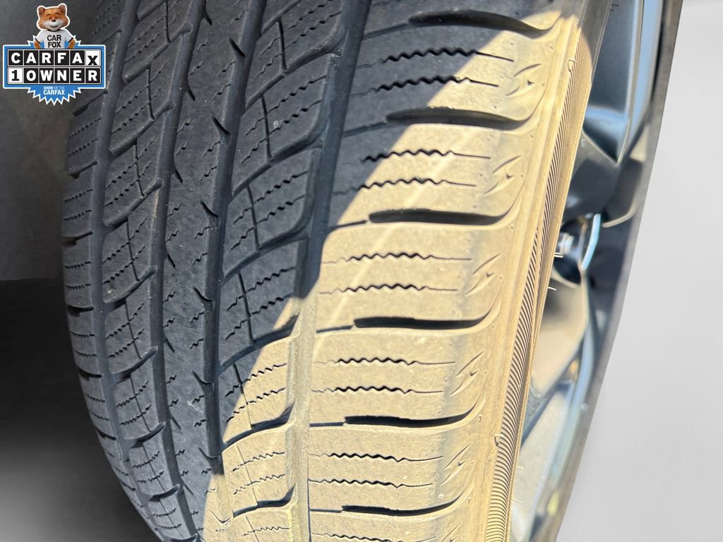 Used 2025 Chrysler Pacifica Limited FWD image 19