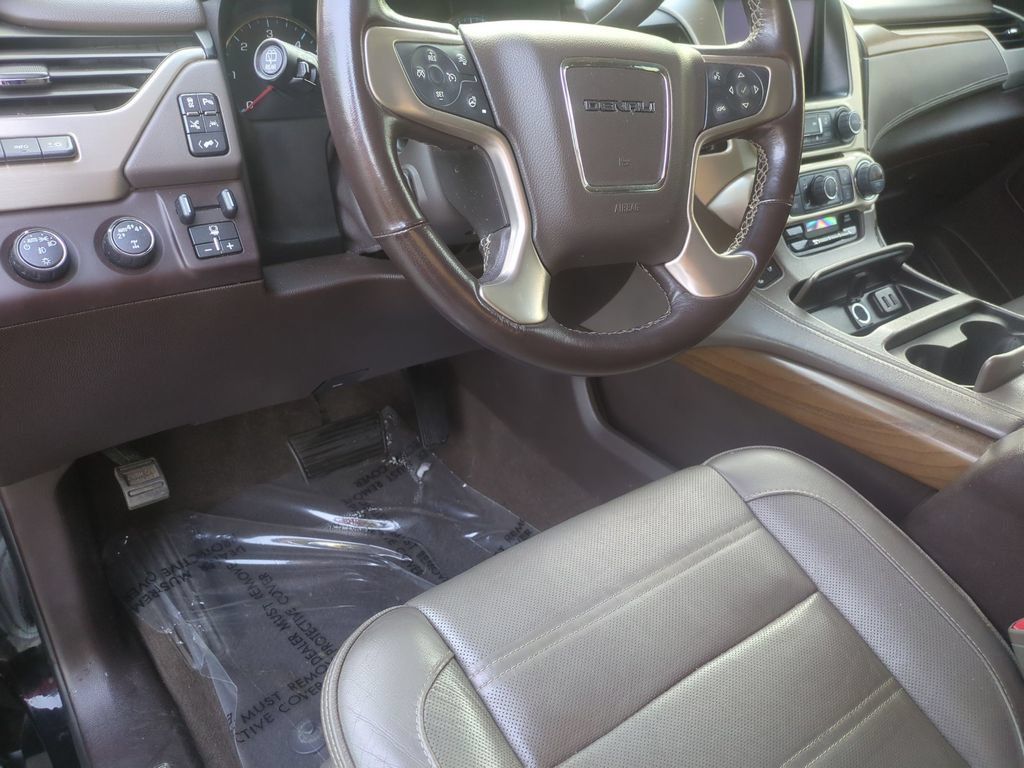 Used 2020 GMC Yukon Denali w/ Denali Ultimate Package AWD/4WD image 9
