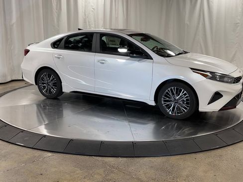 Used 2022 Kia Forte GT-Line w/ GT-Line Premium Package image 2