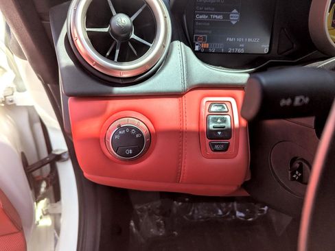 Used 2013 Ferrari California image 19