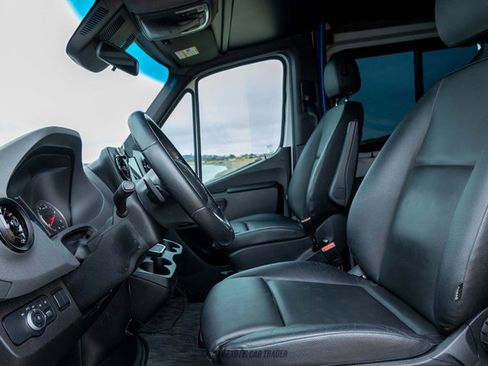 Used 2021 Mercedes-Benz Sprinter 2500 image 41