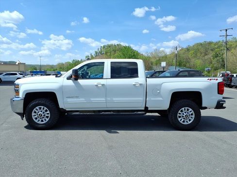 Used 2019 Chevrolet Silverado 2500 LT AWD/4WD image 2