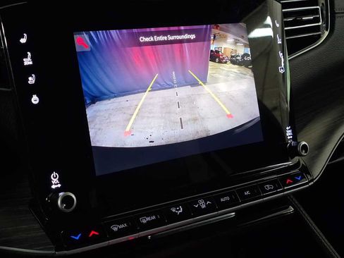 Used 2024 Jeep Wagoneer L Series II w/ Flexible Seating Group AWD/4WD image 34