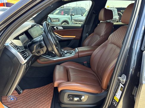 Used 2022 BMW X7 M50i w/ Dynamic Handling Package image 16