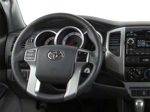 Used 2012 Toyota Tacoma 4x4 Double Cab w/ TRD Sport Pkg image 4