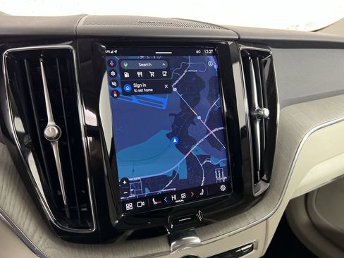 Certified 2024 Volvo XC60 B5 Plus image 19