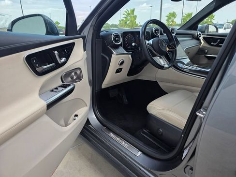 Used 2023 Mercedes-Benz GLC 300 image 11