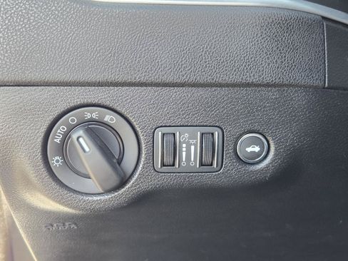 Used 2022 Dodge Charger SXT RWD image 18