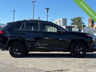 Used 2022 Toyota RAV4 SE w/ Convenience Package video 3