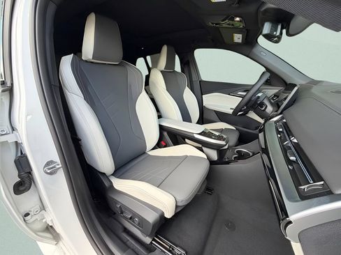 New 2026 BMW X2 xDrive28i w/ Technology Package AWD/4WD image 23