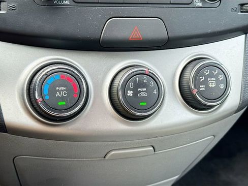 Used 2010 Hyundai Elantra GLS image 15