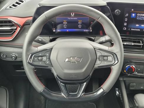 Used 2025 Chevrolet TrailBlazer RS FWD image 12