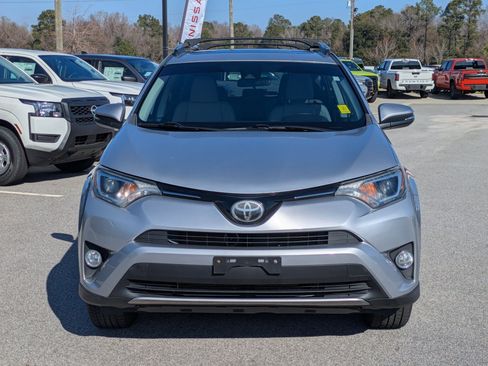 Used 2017 Toyota RAV4 XLE image 9