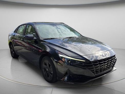 Used 2023 Hyundai Elantra SEL image 4