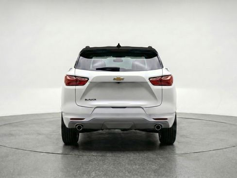 Used 2025 Chevrolet Blazer LT FWD image 7