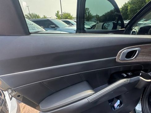 Certified 2022 Kia Sorento SX Prestige AWD/4WD image 7