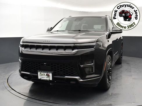 New 2026 Jeep Grand Wagoneer Limited AWD/4WD image 2