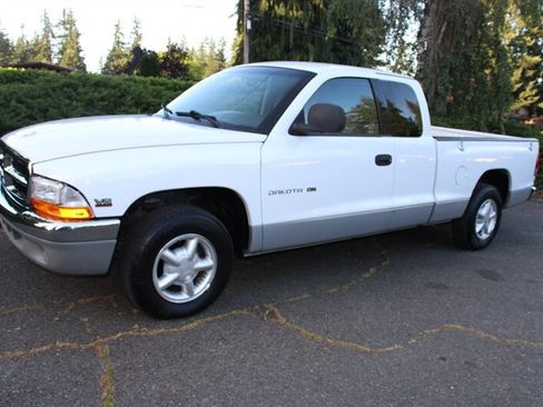 Used 1998 Dodge Dakota 2WD Club Cab image 1
