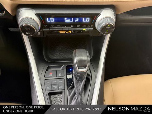 Used 2019 Toyota RAV4 XLE Premium AWD/4WD image 29