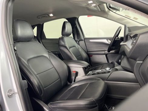 Used 2025 Ford Escape Platinum image 34