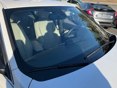 Used 2017 BMW 330e image 69