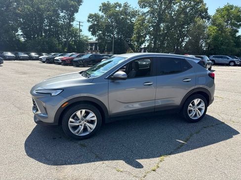 Used 2024 Buick Encore GX Preferred w/ Comfort Package FWD image 5