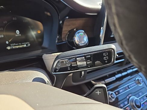 Certified 2022 Lincoln Corsair Reserve w/ Equipment Group 201A image 19