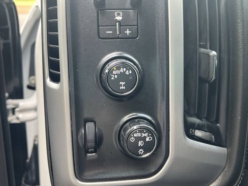 Used 2018 GMC Sierra 1500 SLE w/ Elevation Edition AWD/4WD image 15