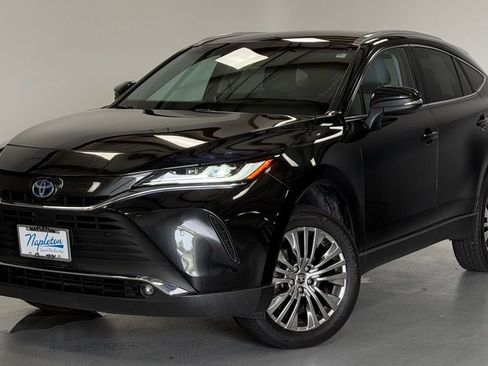 Used 2024 Toyota Venza XLE AWD/4WD image 1