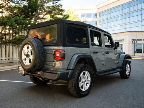 Used 2020 Jeep Wrangler Unlimited Sport S AWD/4WD image 3