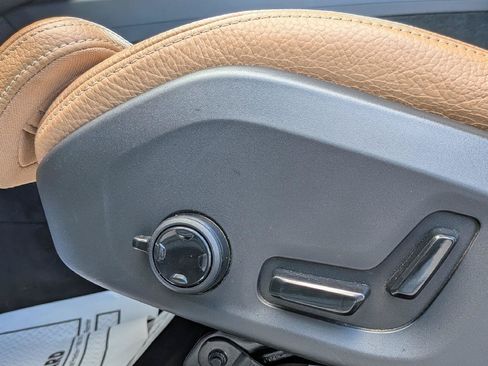 Used 2019 Volvo XC60 T5 Inscription w/ Protection Package Premier AWD/4WD image 14