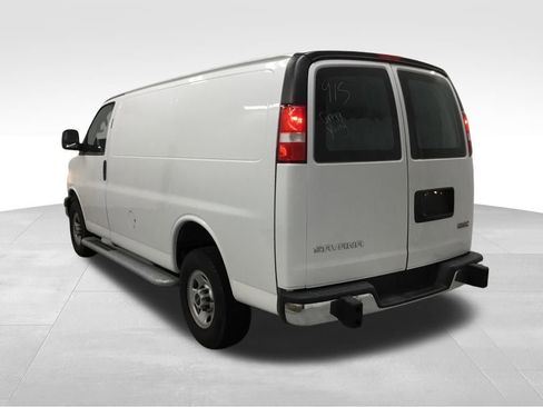 Used 2023 GMC Savana 2500 w/ Driver Convenience Package image 12