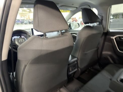 Used 2024 Toyota RAV4 XLE FWD image 20