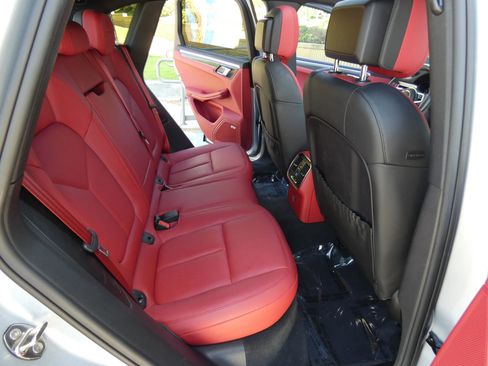 Used 2017 Porsche Macan GTS image 35