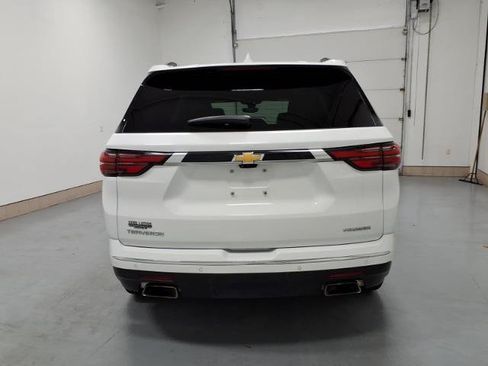 Used 2023 Chevrolet Traverse Premier FWD image 4