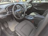 Used 2017 Chevrolet Malibu LT image 3
