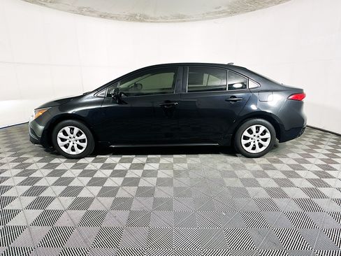 Used 2022 Toyota Corolla LE FWD image 6