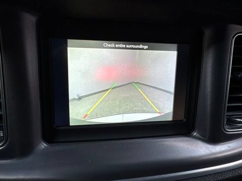 Used 2020 Dodge Charger SXT RWD image 2