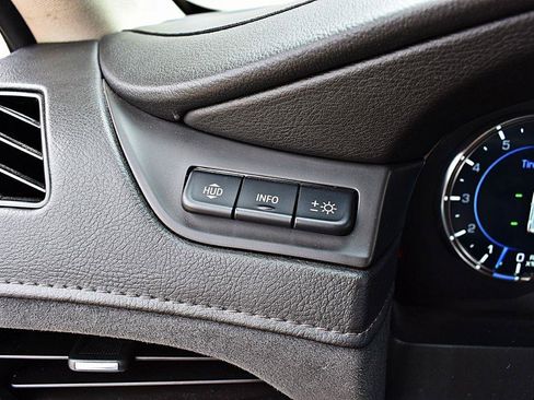 Used 2020 Cadillac Escalade Luxury RWD image 46