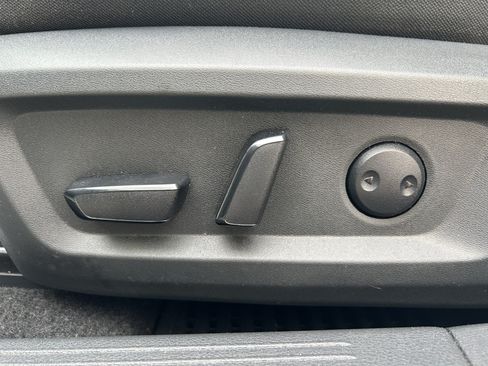 Used 2023 Nissan Rogue SV AWD/4WD image 14