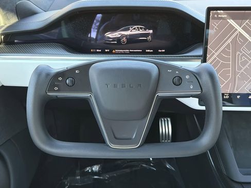 Used 2023 Tesla Model S Plaid image 11