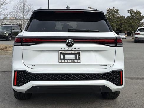 New 2026 Volkswagen Tiguan SE R-Line image 4