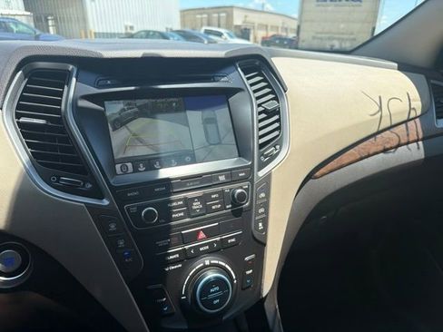 Used 2017 Hyundai Santa Fe Limited FWD image 13